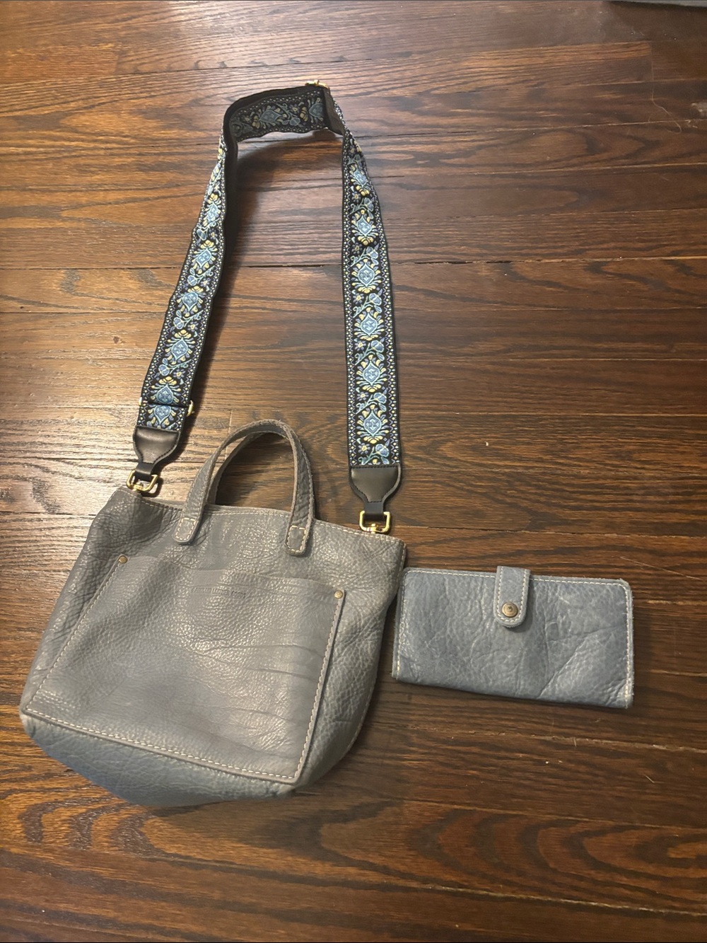 Portland Leather Gray Shoulder Bag with Patterned Strap - Picture 4 of 8